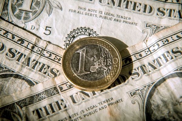 یورو جذابیت خود را از دست می دهد