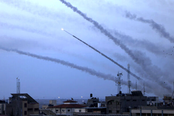 حمله بی سابقه حماس علیه رژیم صهیونیستی / شلیک ۲۲۰۰ موشک در چند ساعت