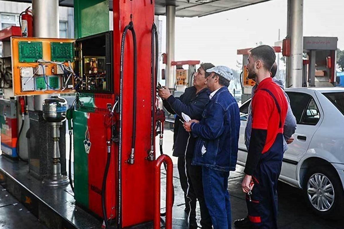 توزیع بنزین یارانه ای بدون شوک قیمت / پیگیری کارت سوخت های فاقد خودرو