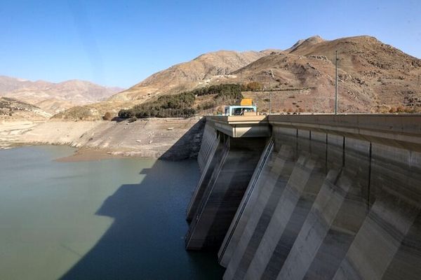 ذخیره آب سدهای تهران نصف شد/ کاهش ۹۶ درصدی بارندگی