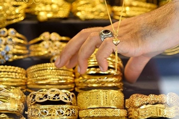 افزایش کاذب قیمت طلا در بازار / فعلا طلا نخرید 