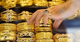 رمزگشایی از نوسانات اخیر بازار طلا در ایران / دلار عقبگرد کرد