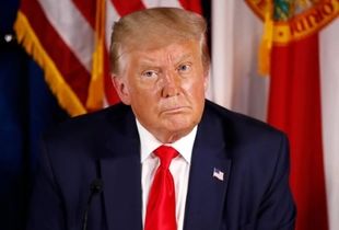ترامپ تبدیل به سوپرمن شد + عکس 