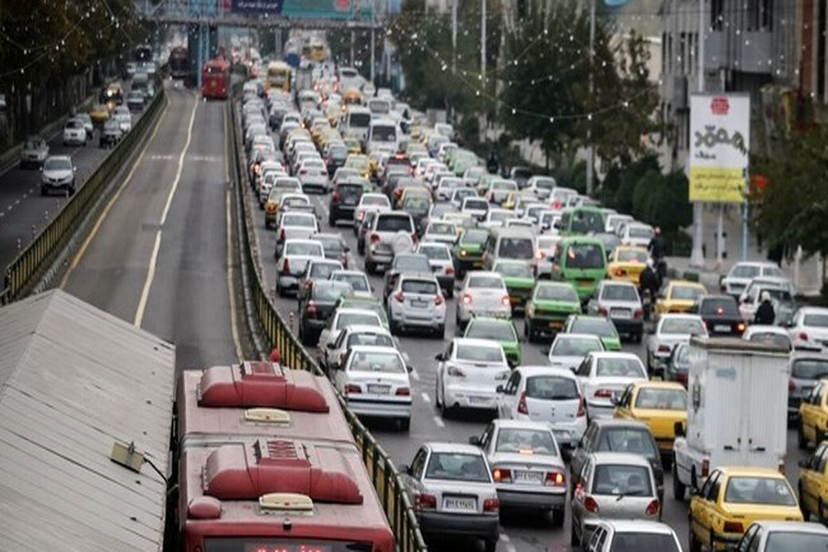 خودروهای پلاک شهرستان نباید در تهران فعالیت کنند / فضاسازی برای دست فروشان پایتخت 
