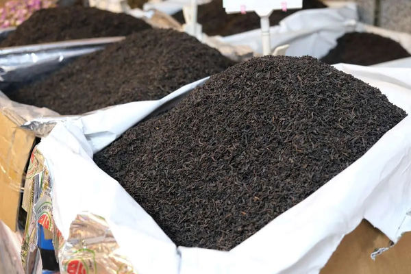 چای با قیمت نجومی به بازار سرازیر شد (۳۱ فروردین)