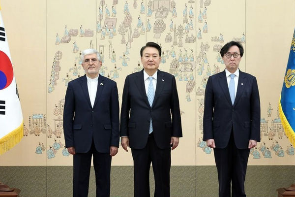 تسلیم استوارنامه سفیر جدید ایران به رئیس جمهور کره جنوبی