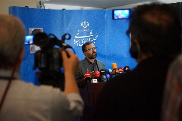 سخنگوی هیأت رئیسه مجلس: اسنپ‌بک غیرقانونی و غیرموجه است