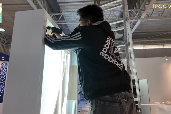 ببینید| پایان مراحل غرفه سازی بیست و پنجمین نمایشگاه رنگ و رزین