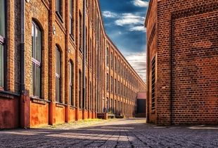 نمای ساختمان: هنر ترکیبی زیبایی؛ راهنمای جامع انتخاب نما  برای ساختمان در سال ۱۴۰۴
